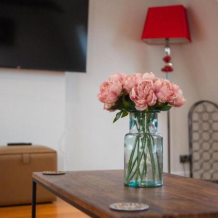 Stylish Townhouse, Work Desk, Fast Wi-Fi, Sleeps 6 Στάμφορντ Εξωτερικό φωτογραφία