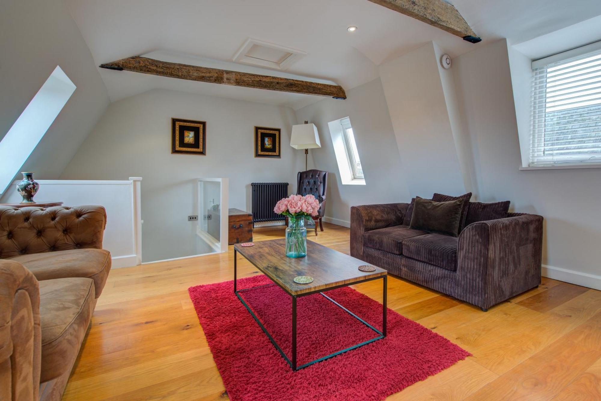 Stylish Townhouse, Work Desk, Fast Wi-Fi, Sleeps 6 Στάμφορντ Εξωτερικό φωτογραφία
