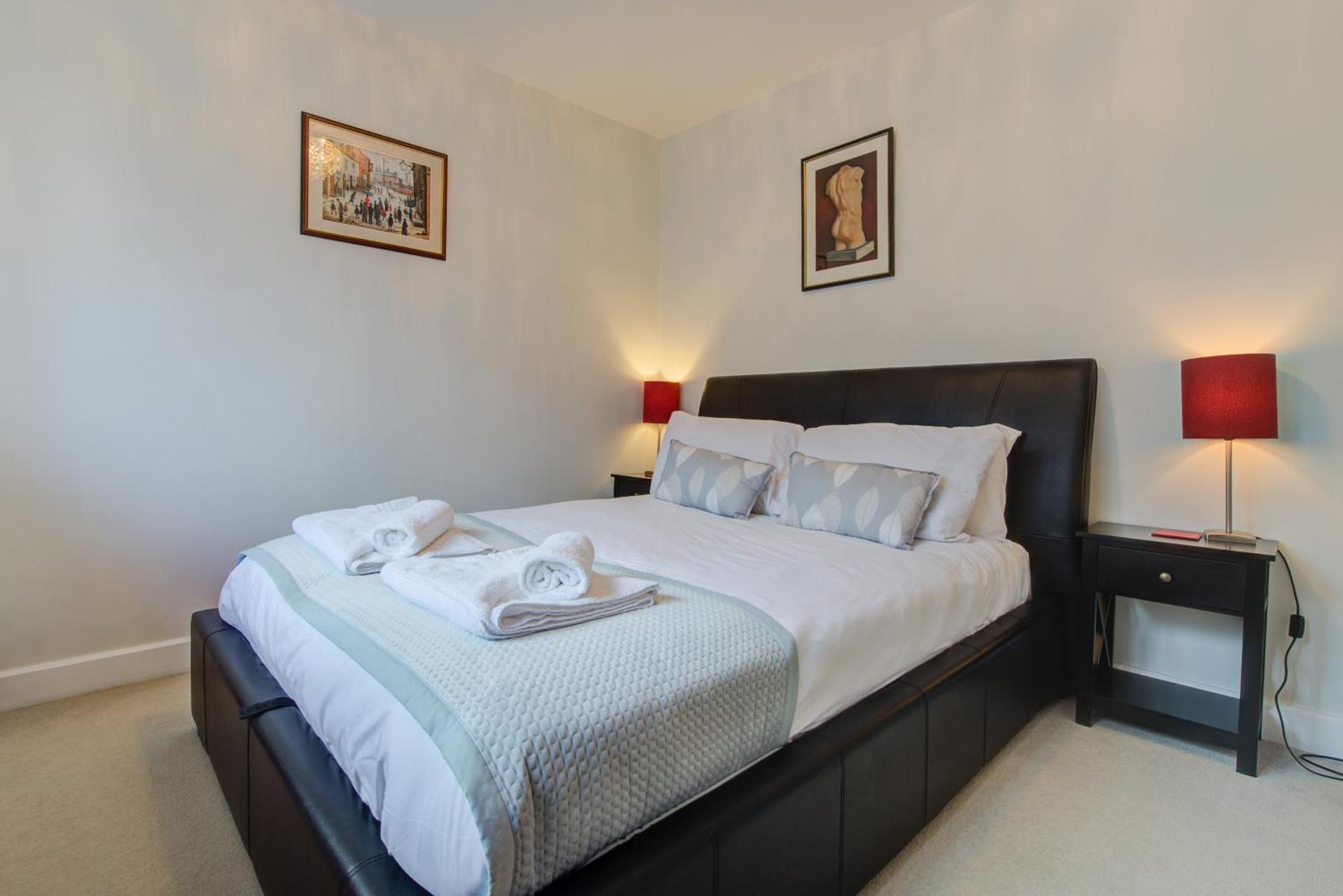 Stylish Townhouse, Work Desk, Fast Wi-Fi, Sleeps 6 Στάμφορντ Εξωτερικό φωτογραφία