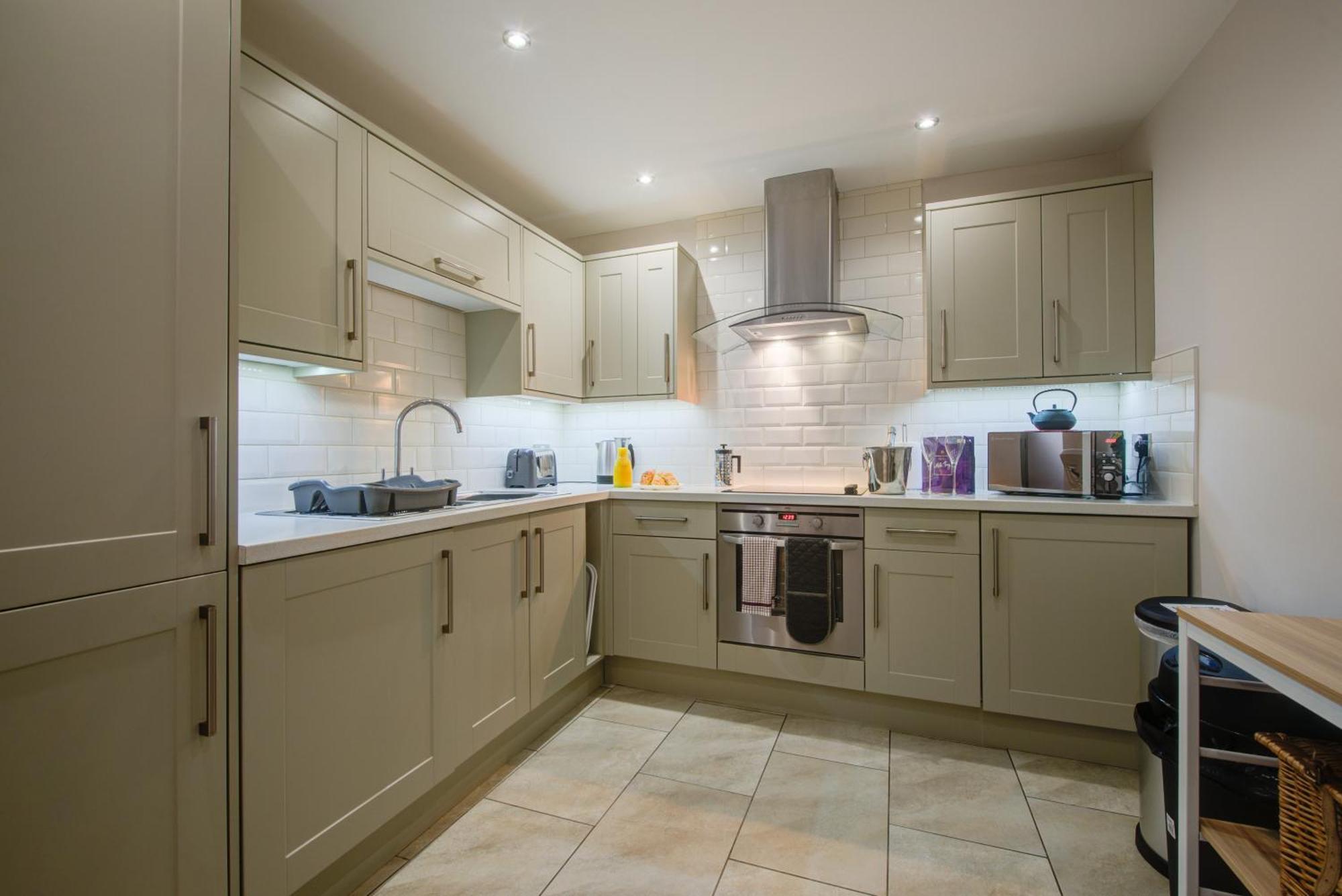 Stylish Townhouse, Work Desk, Fast Wi-Fi, Sleeps 6 Στάμφορντ Εξωτερικό φωτογραφία